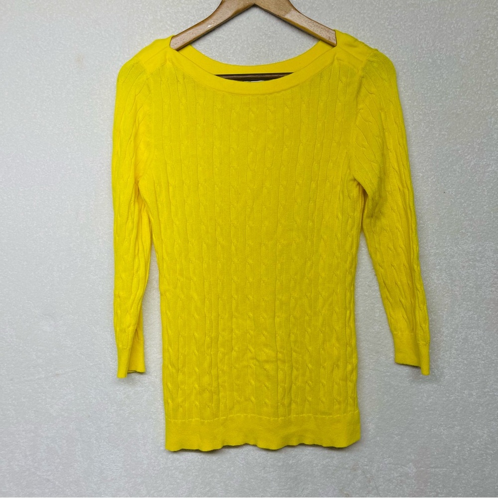 Gap sweater size medium